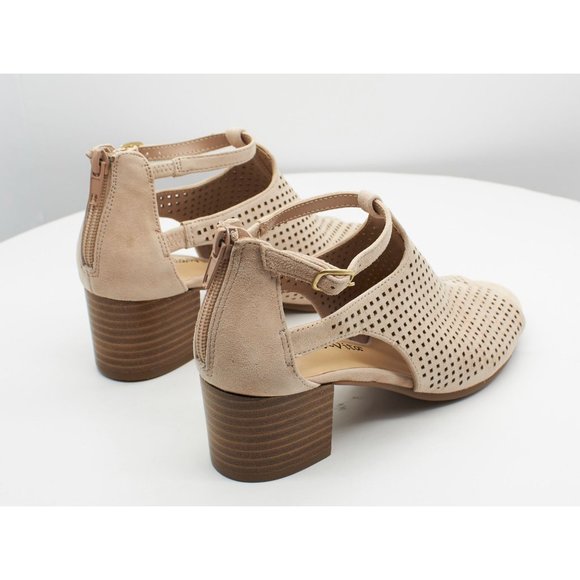 Bella Vita Women's Amara Sandals Women's Shoes - Picture 7 of 7